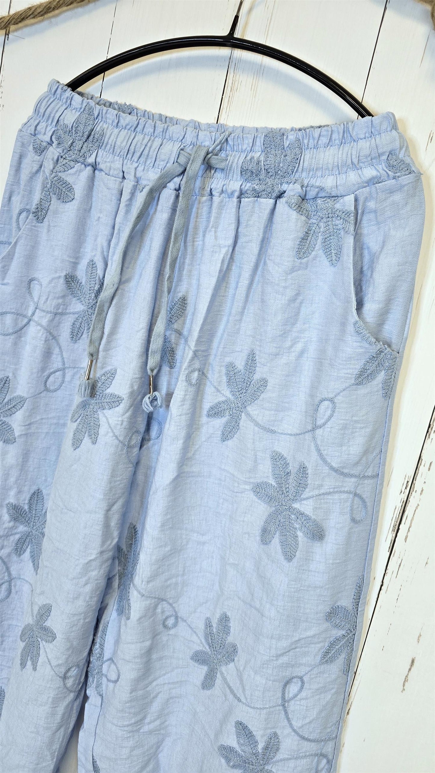 Selma blomsterbukse lyseblå