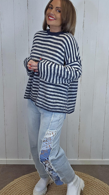 Filippa strikkegenser navy hvit