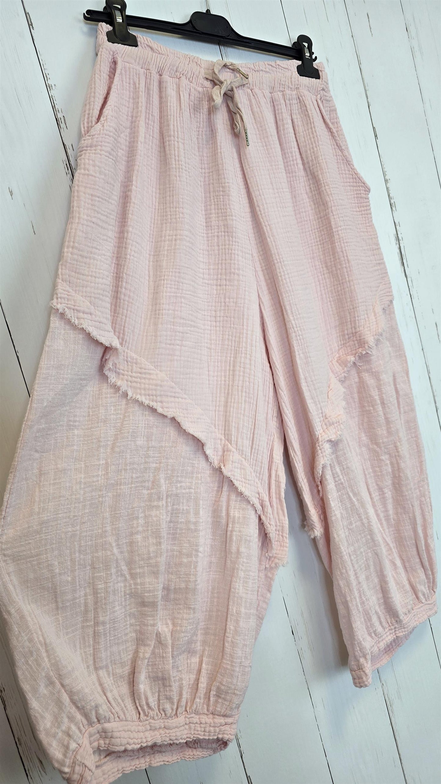 Bomullsbukse med lommedetaljer rosa