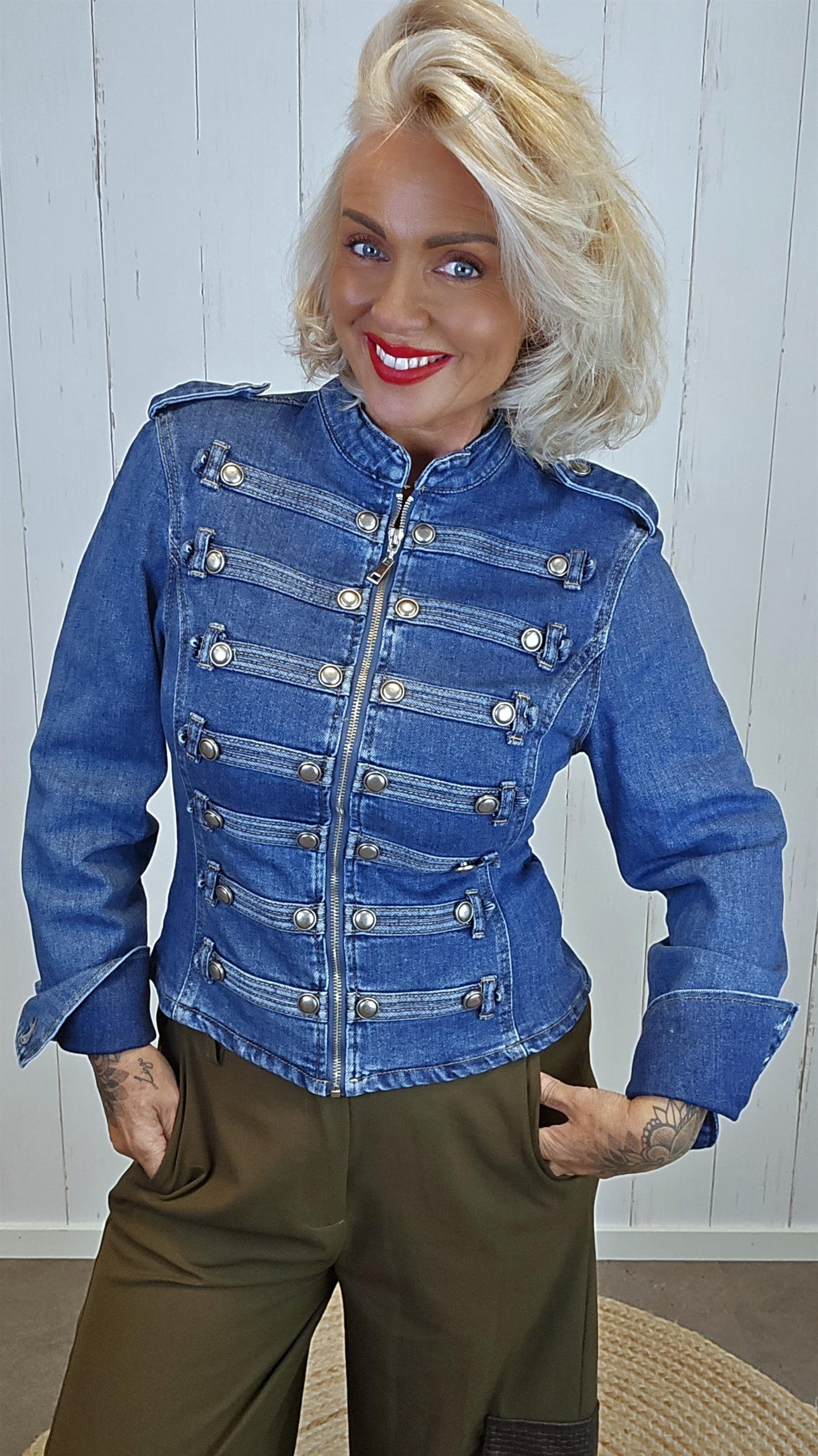 Jeans jakke med Dekor