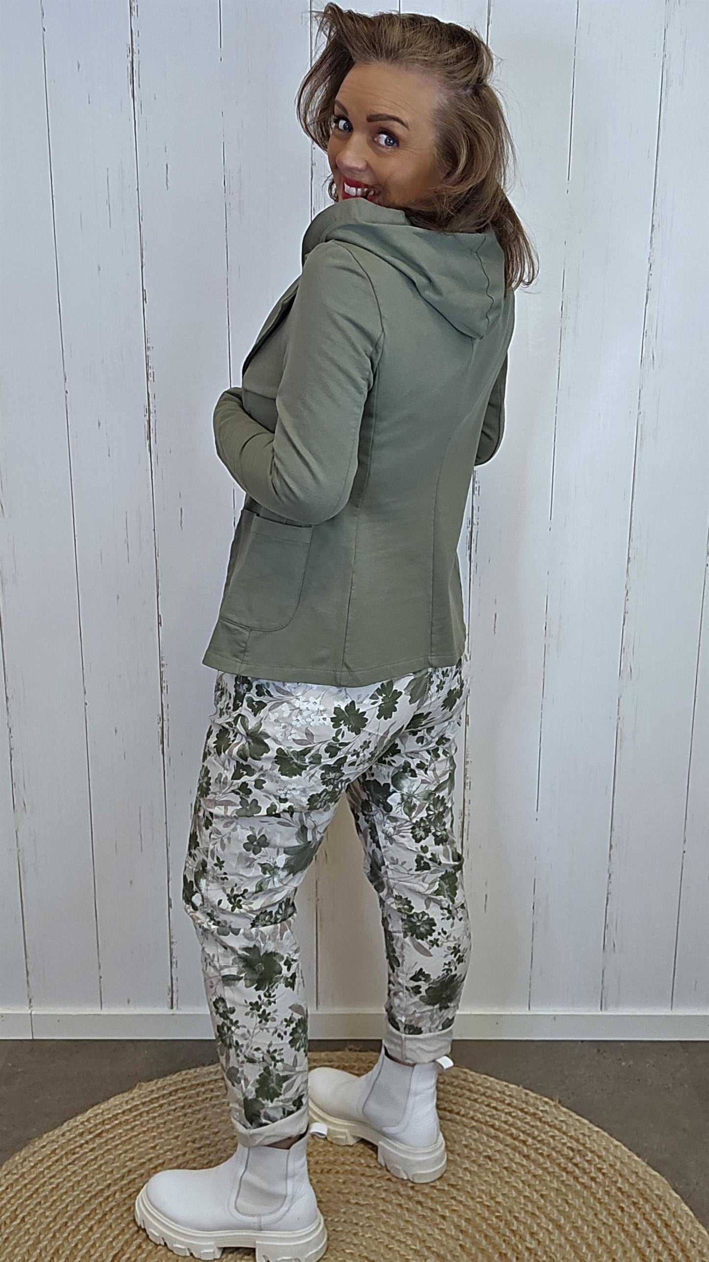 Paula hette jakke kaki