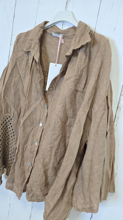 Tanja linskjorte med Hekledetaljer camel