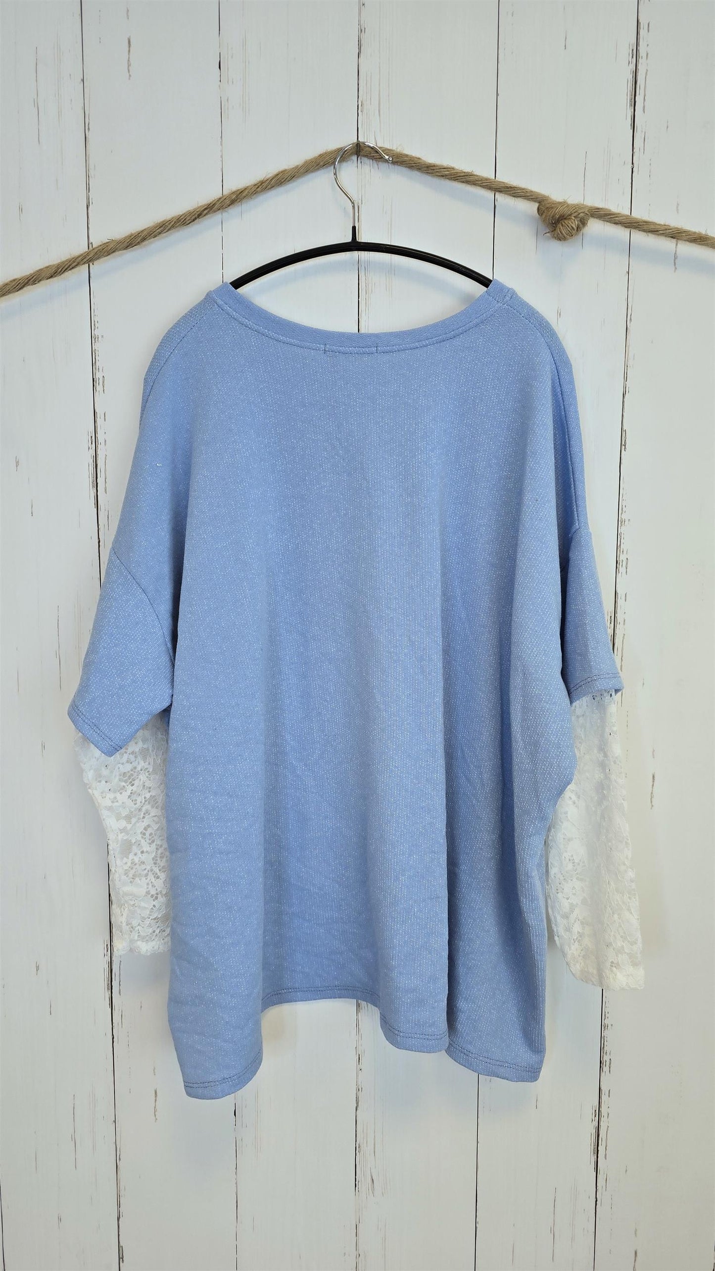 Birka oversized topp hvit/blå