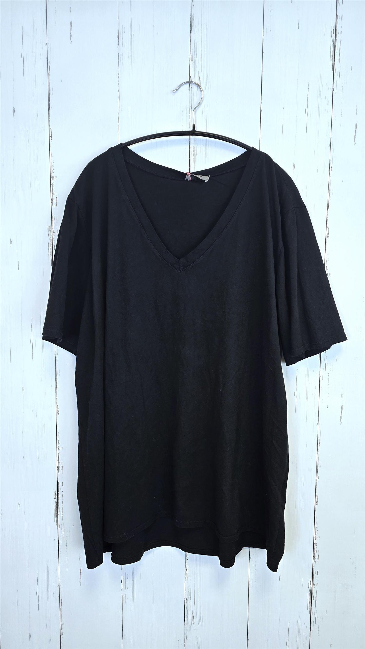 Lina svart basic t-skjorte