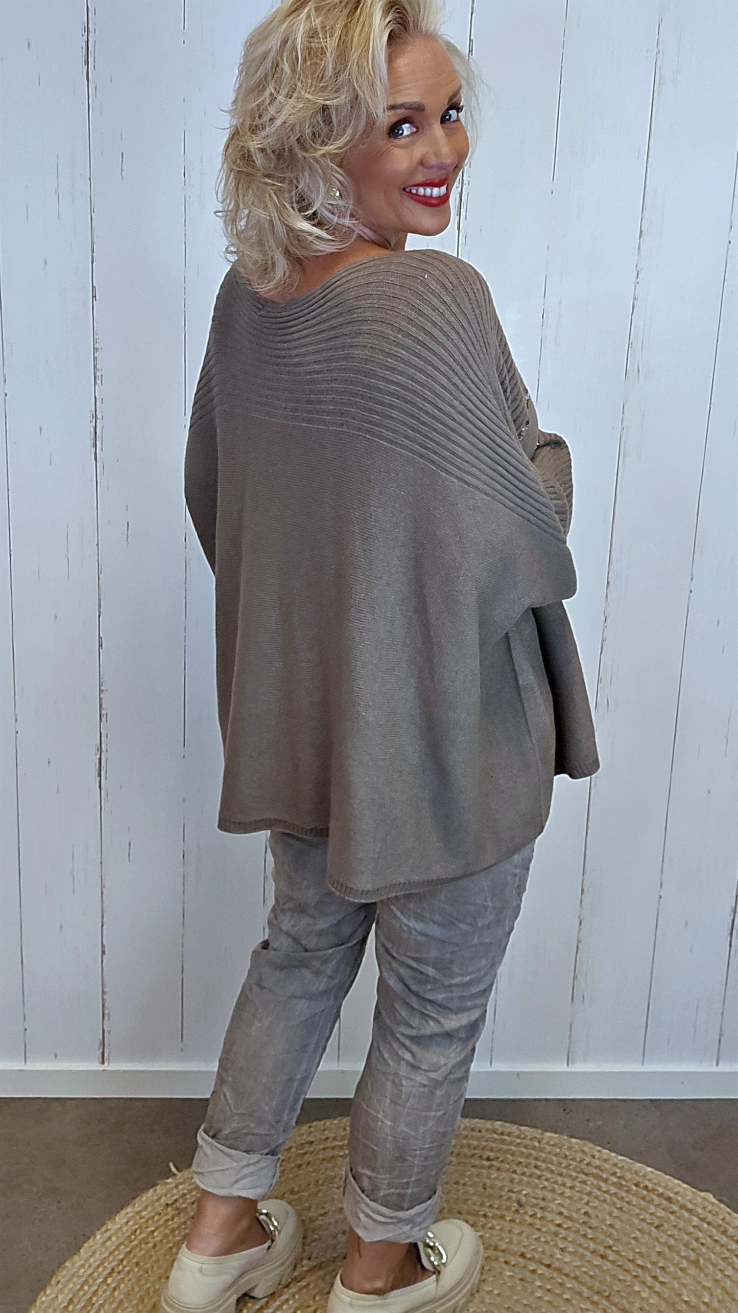 Elin Oversized Genser Taupe