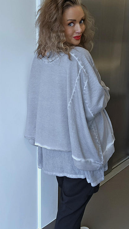 Wide short sweat cement