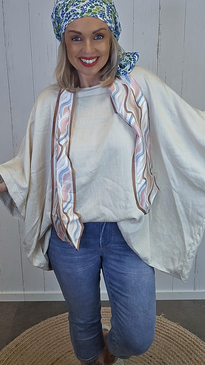 Poncho topp med skjerf beige