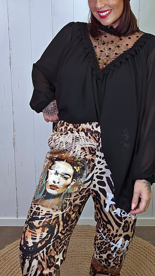 Frida bukse med leopardmønster