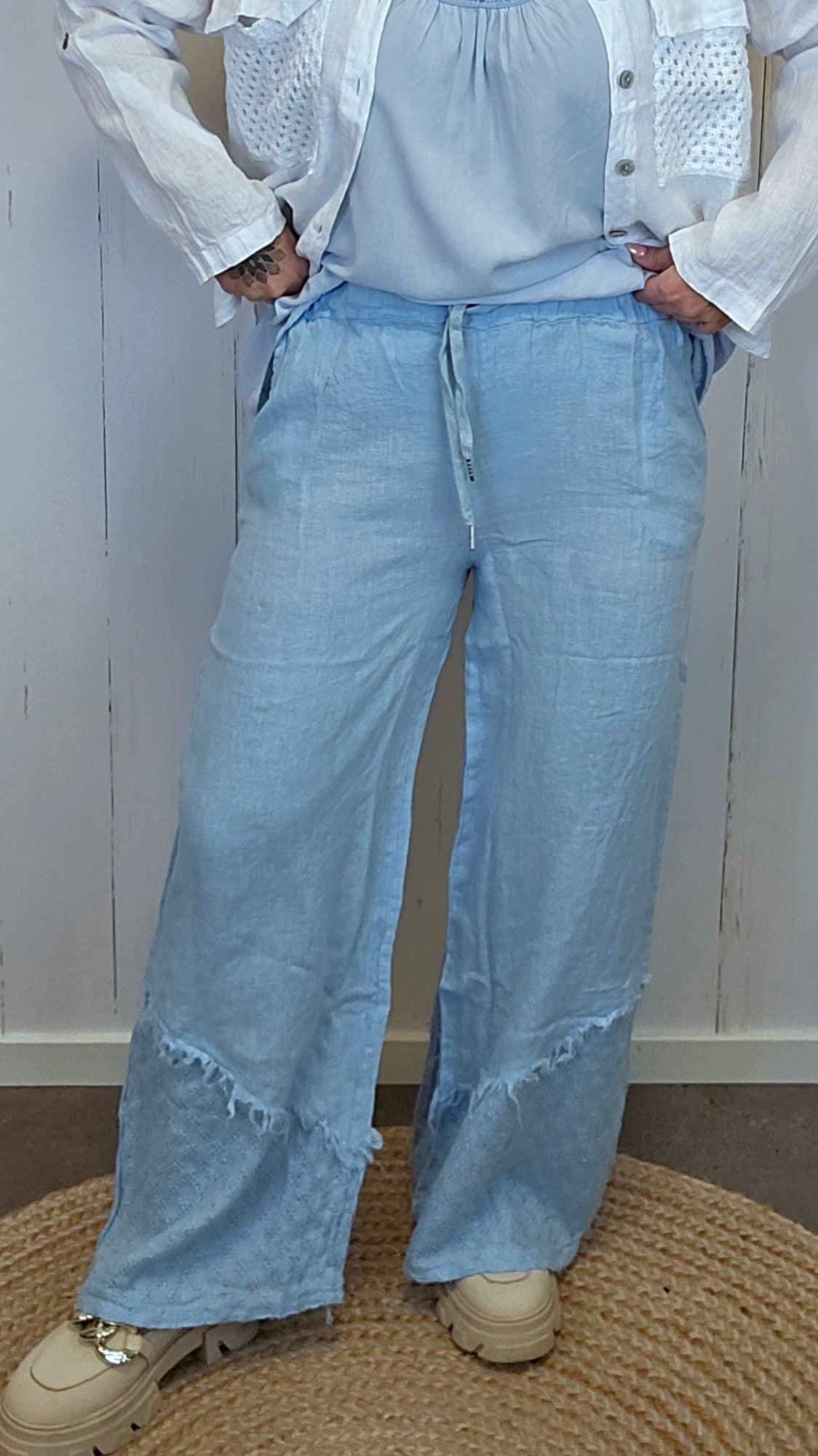 Dina linbukse lyseblå