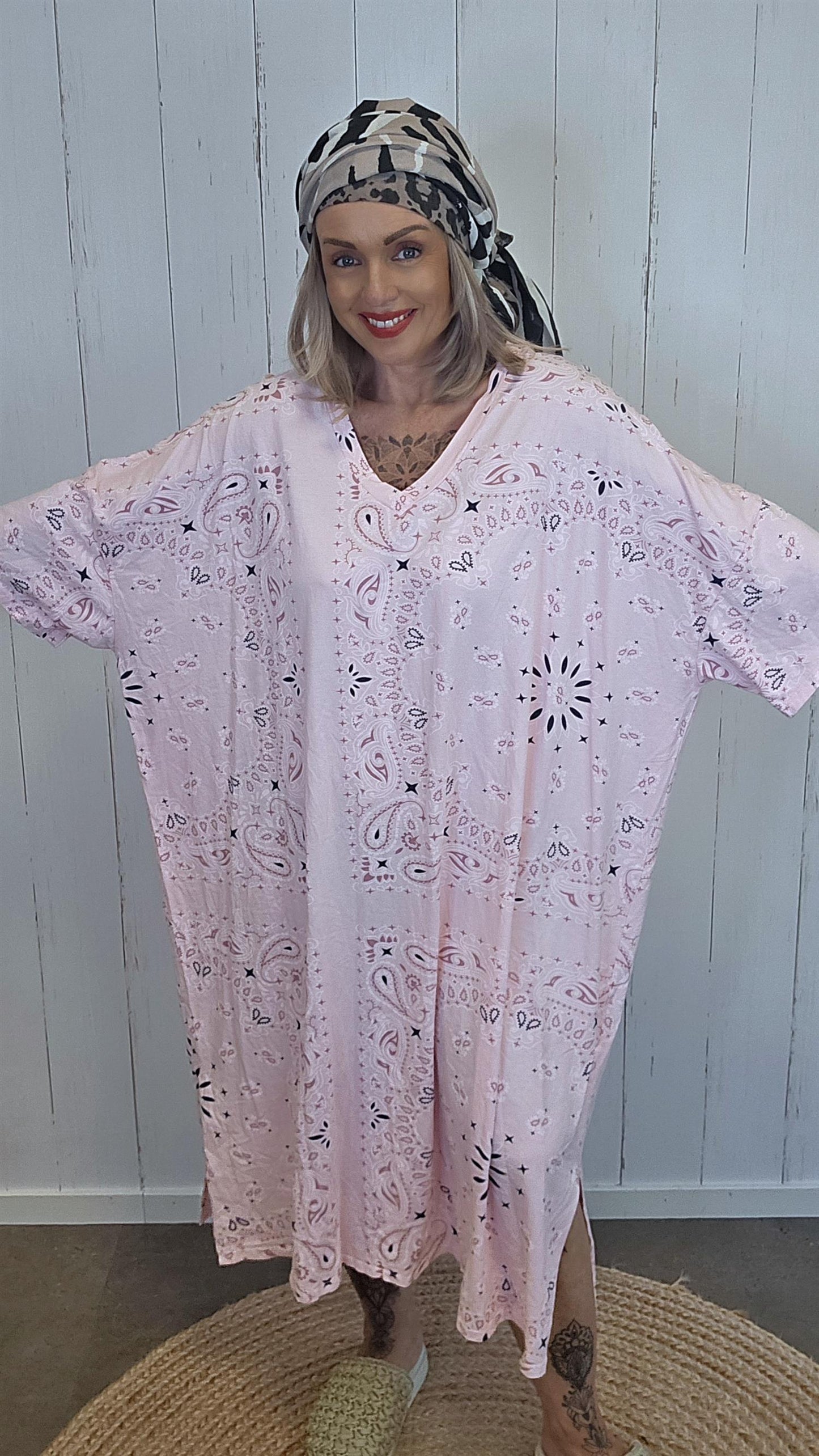 T-skjortekjole med print rosa