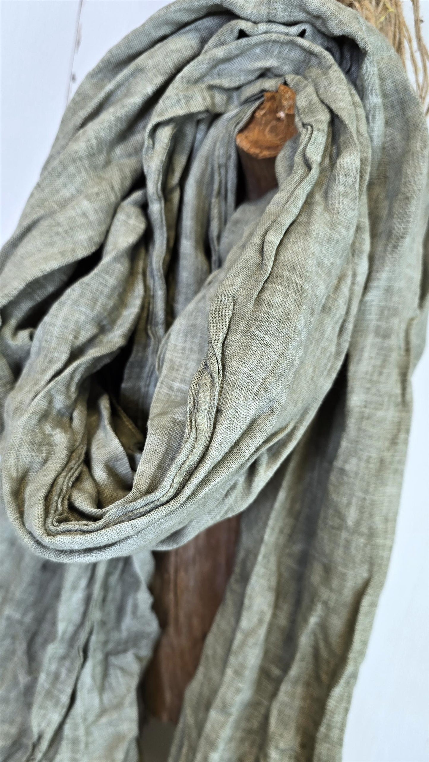 Nadja Lin Skjerf Kaki