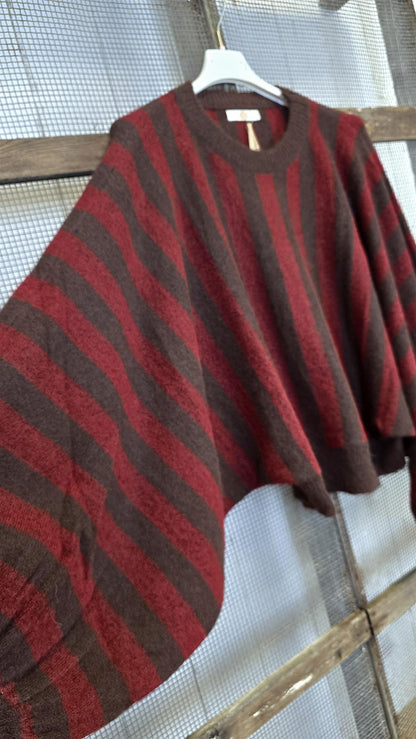 Tanja Strikket Poncho genser vinrød