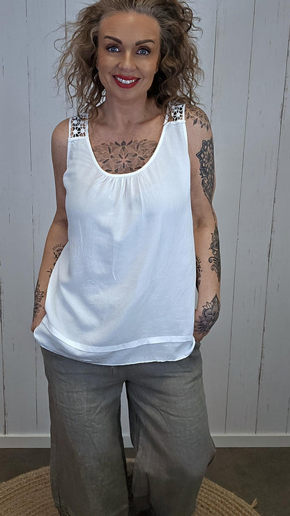 Julia blondetopp hvit