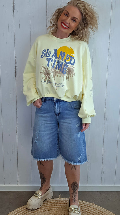 Jane jeansshorts med slitt kant