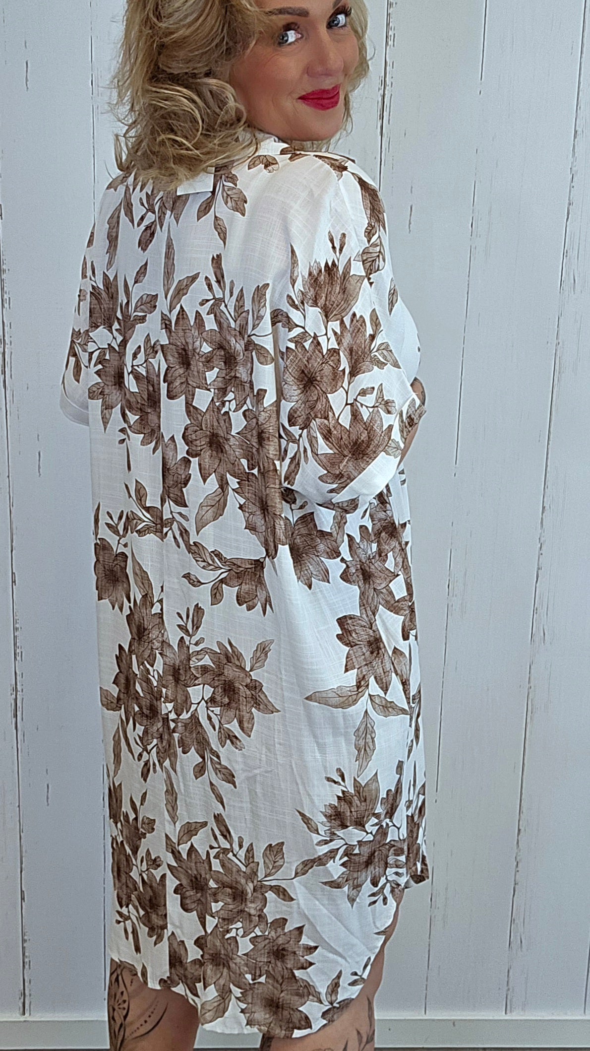 Veronika viskosekjole med blomsterprint brun