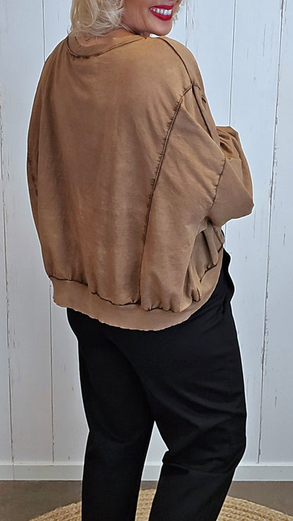 Elodie oversized genser med båthals konjak