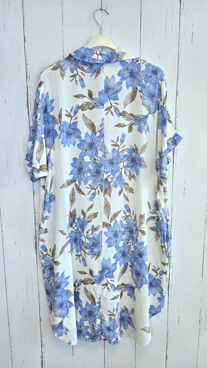 Veronika viskosekjole med blomsterprint blå