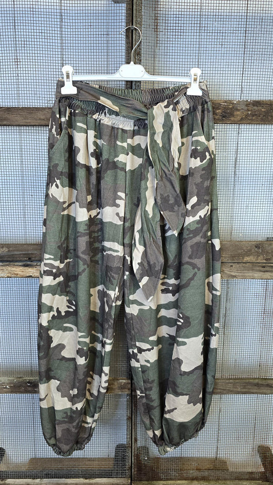 Olivia camo bukse med knyting