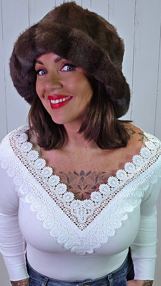 Iris hatt brun