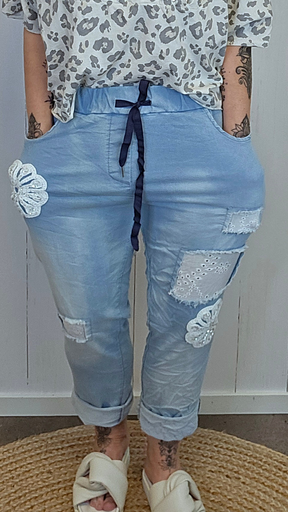 Vilde jeans med detaljer Lys blå