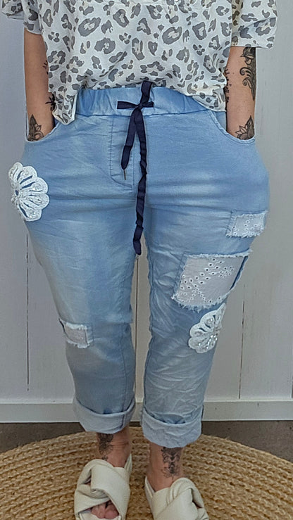 Vilde jeans med detaljer Lys blå