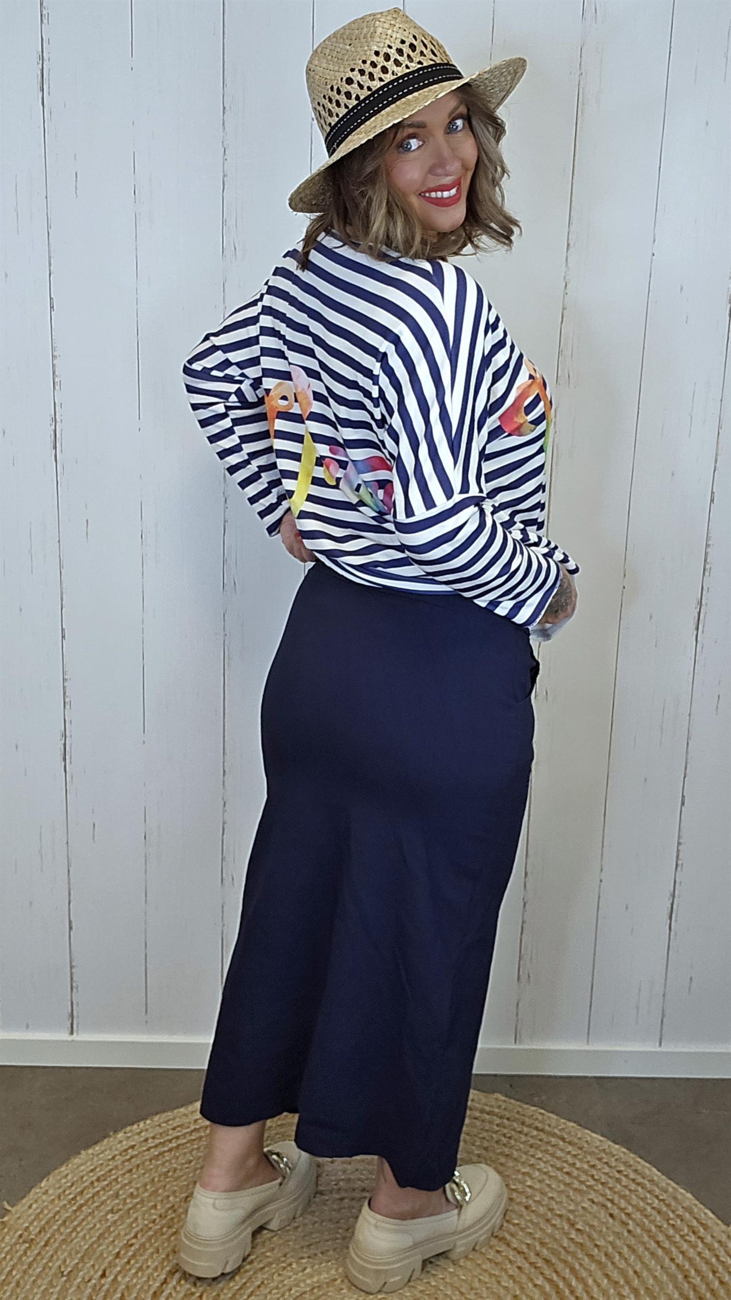 Mira skjørt med splitt navy
