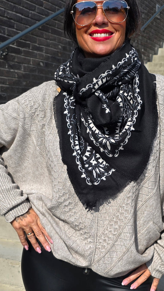 Mathilda skjerf svart