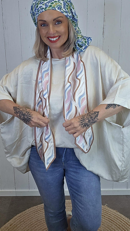 Poncho topp med skjerf beige