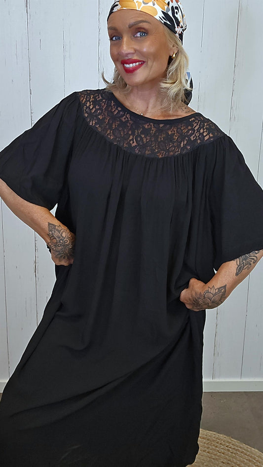 Freja blonde kjole svart