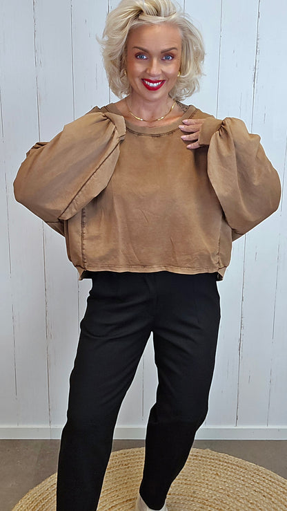Elodie oversized genser med båthals konjak