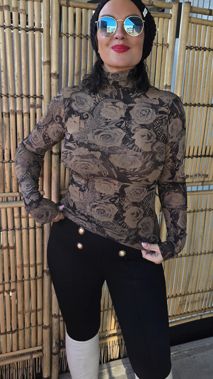 Ylva slim topp med mønster camel