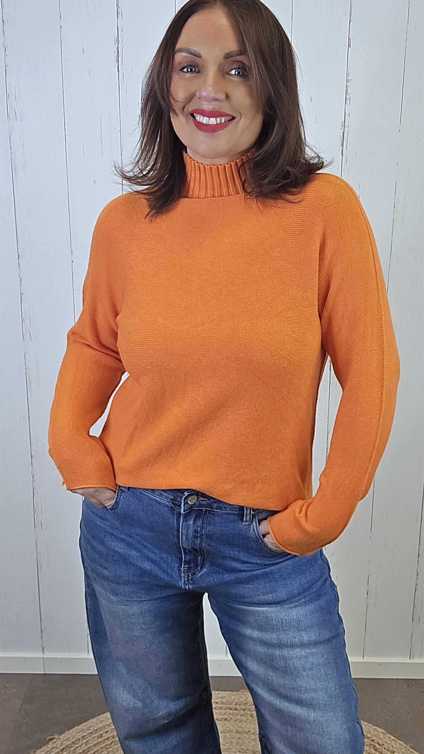 Caroline Høyhalsgenser Orange