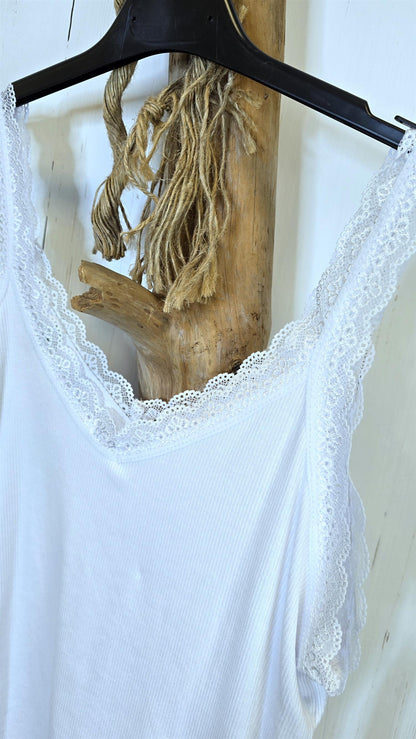 Elina Blonde Singlet hvit