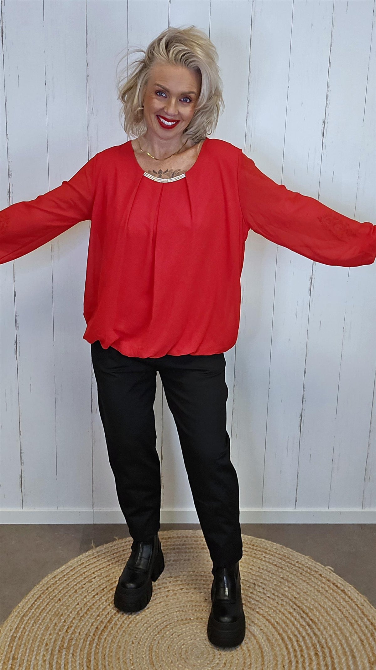Quinn bluse med blingdetalj rød