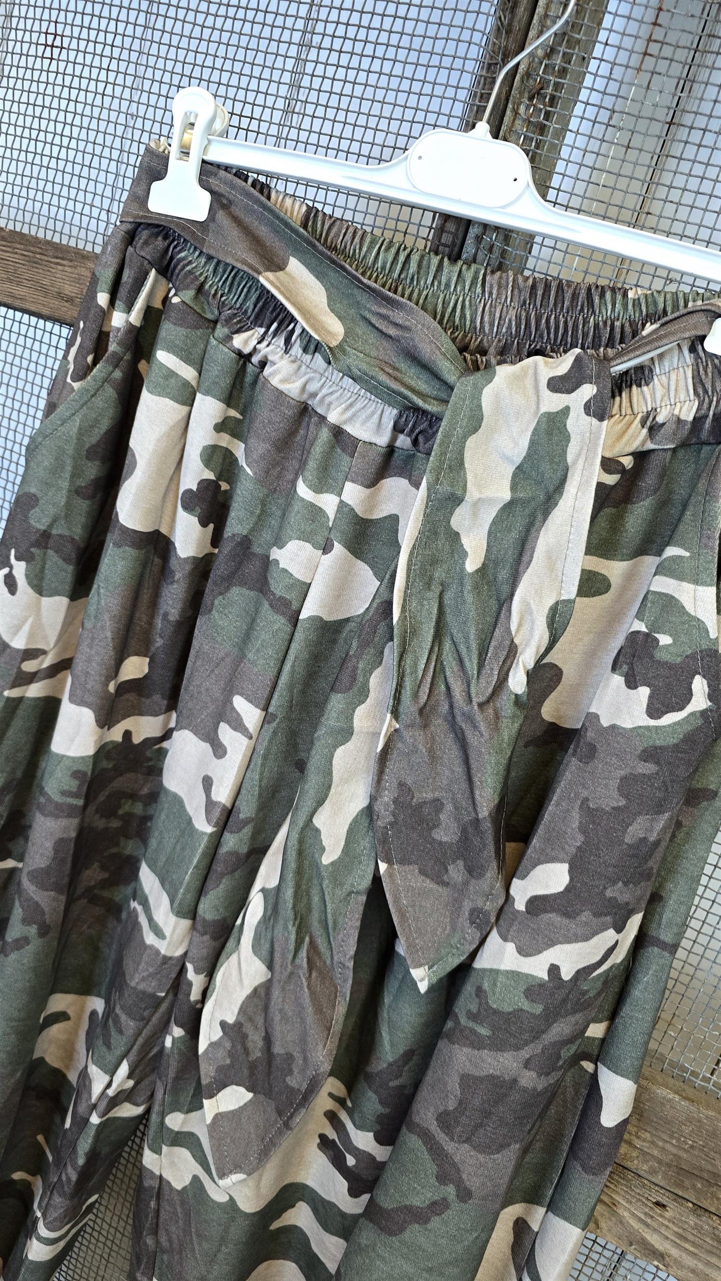 Olivia camo bukse med knyting