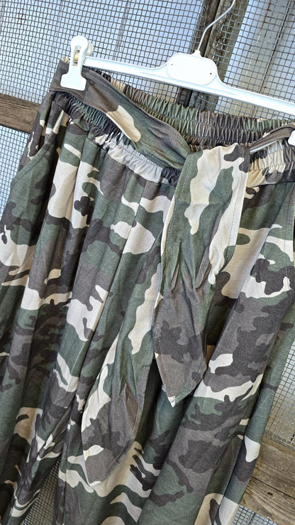 Olivia camo bukse med knyting