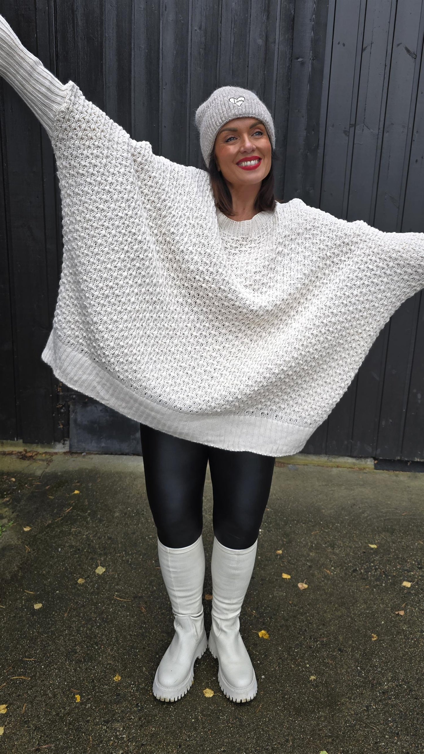 Inez baggy genser beige