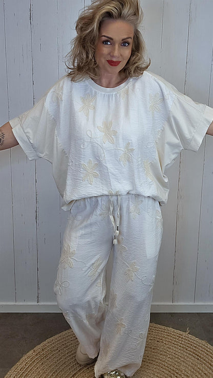 Marian topp med broderte detaljer