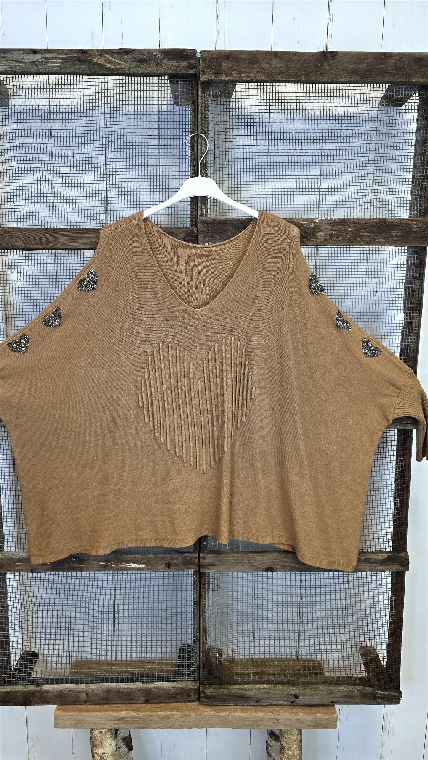 Strikket Ponchogenser med Hjerte camel