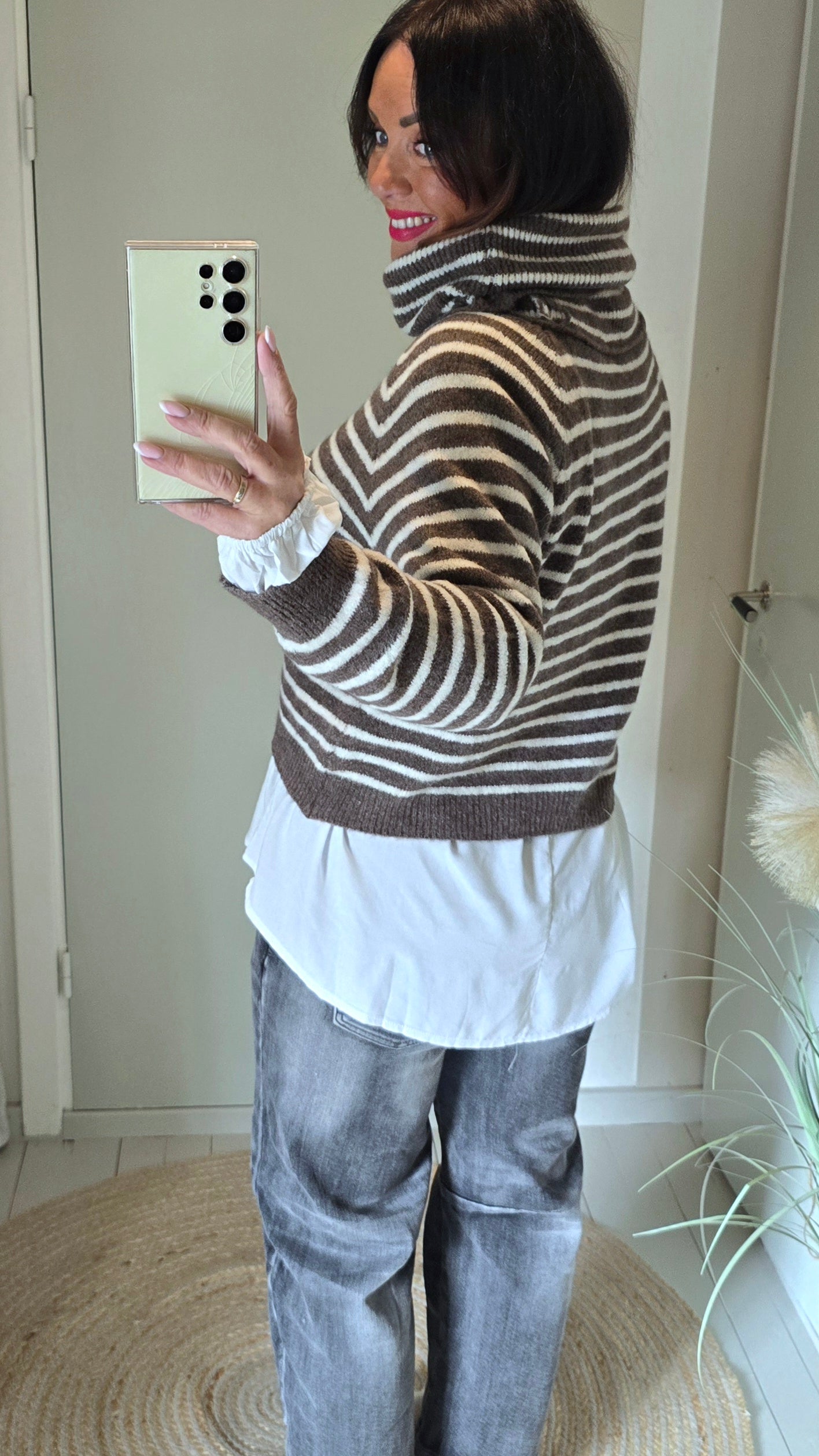 Lise stripete strikket genser brun