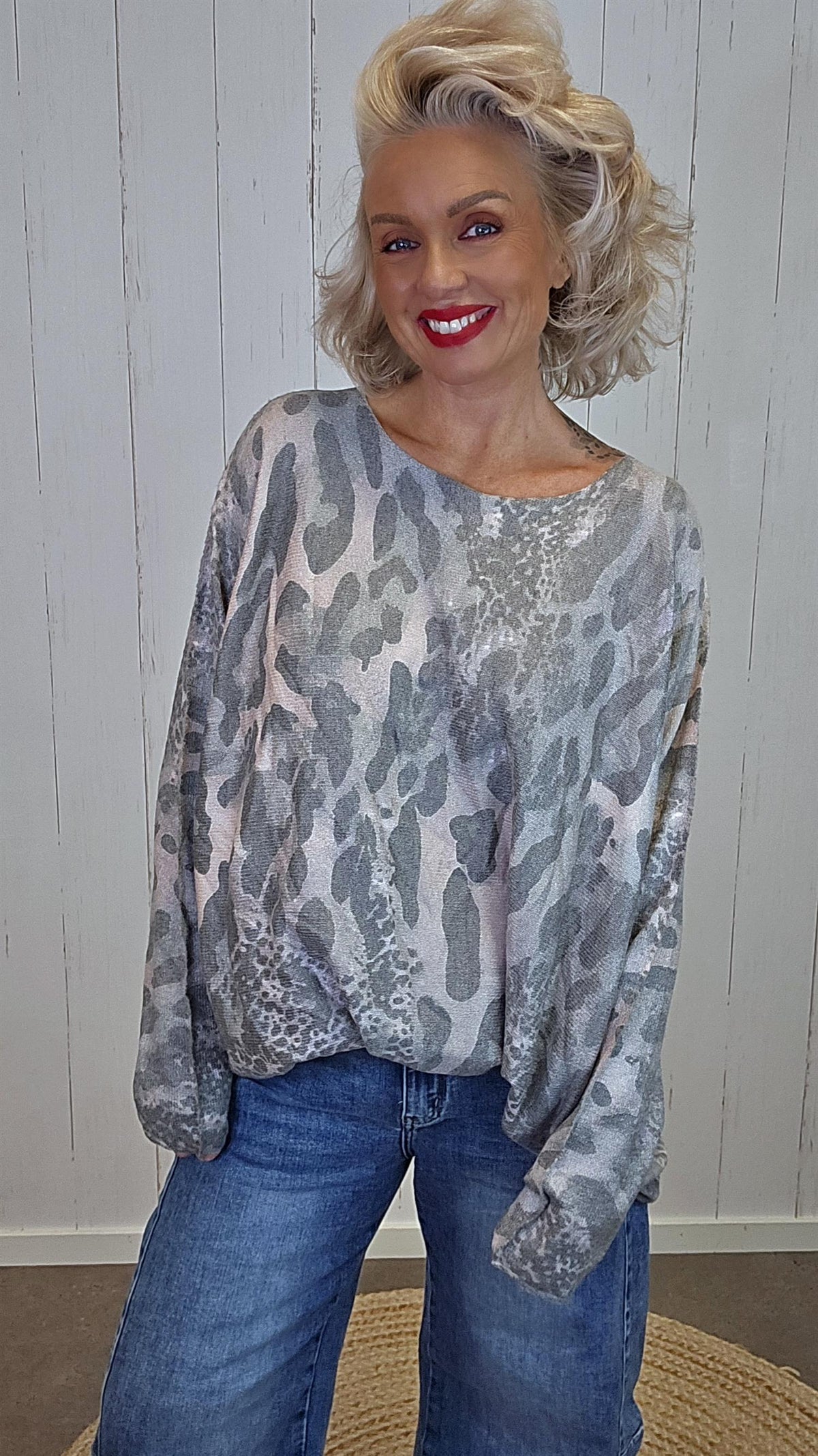 Ylva genser med leo kakigrå