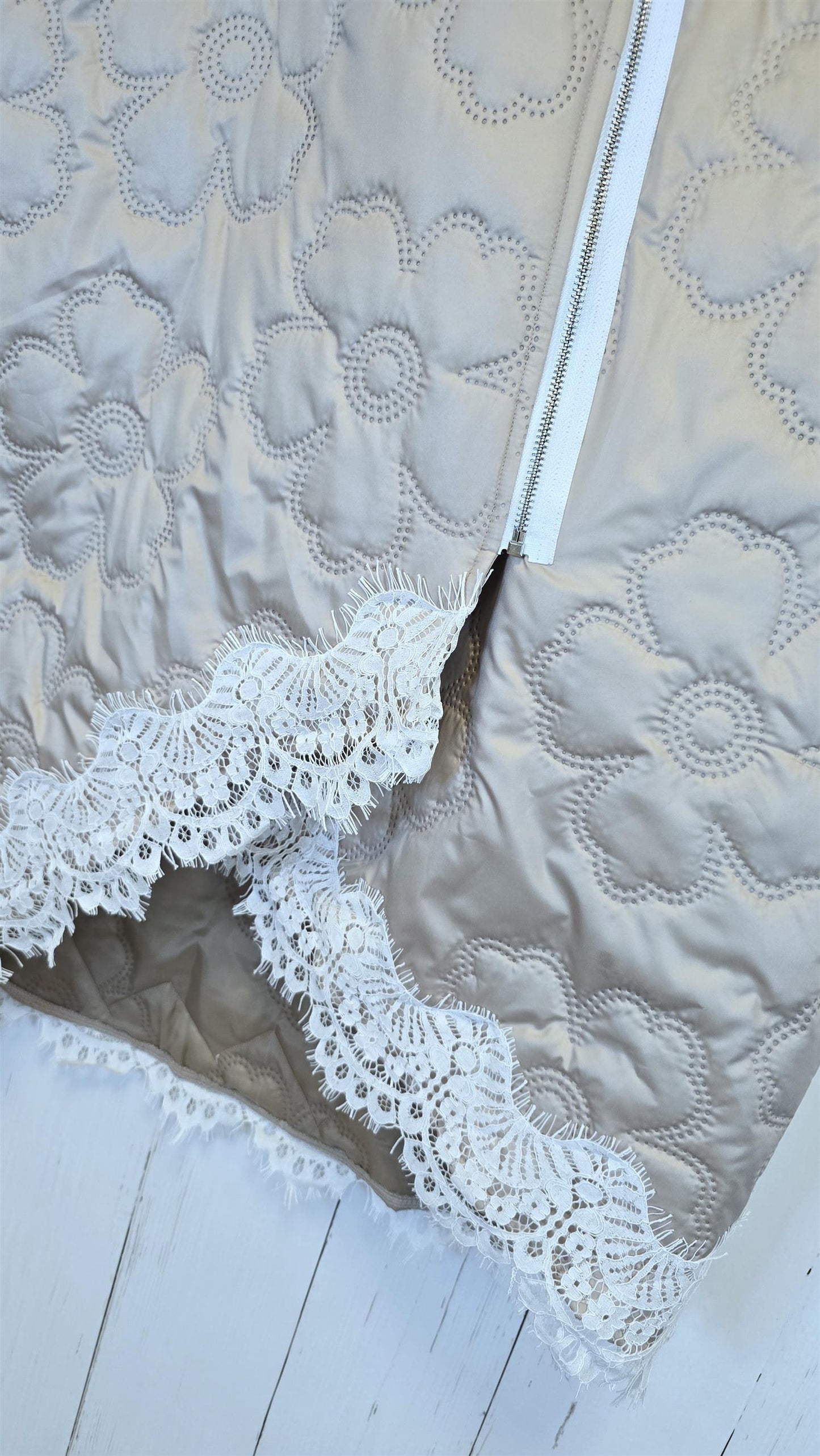 Ragna asymmetrisk vest beige