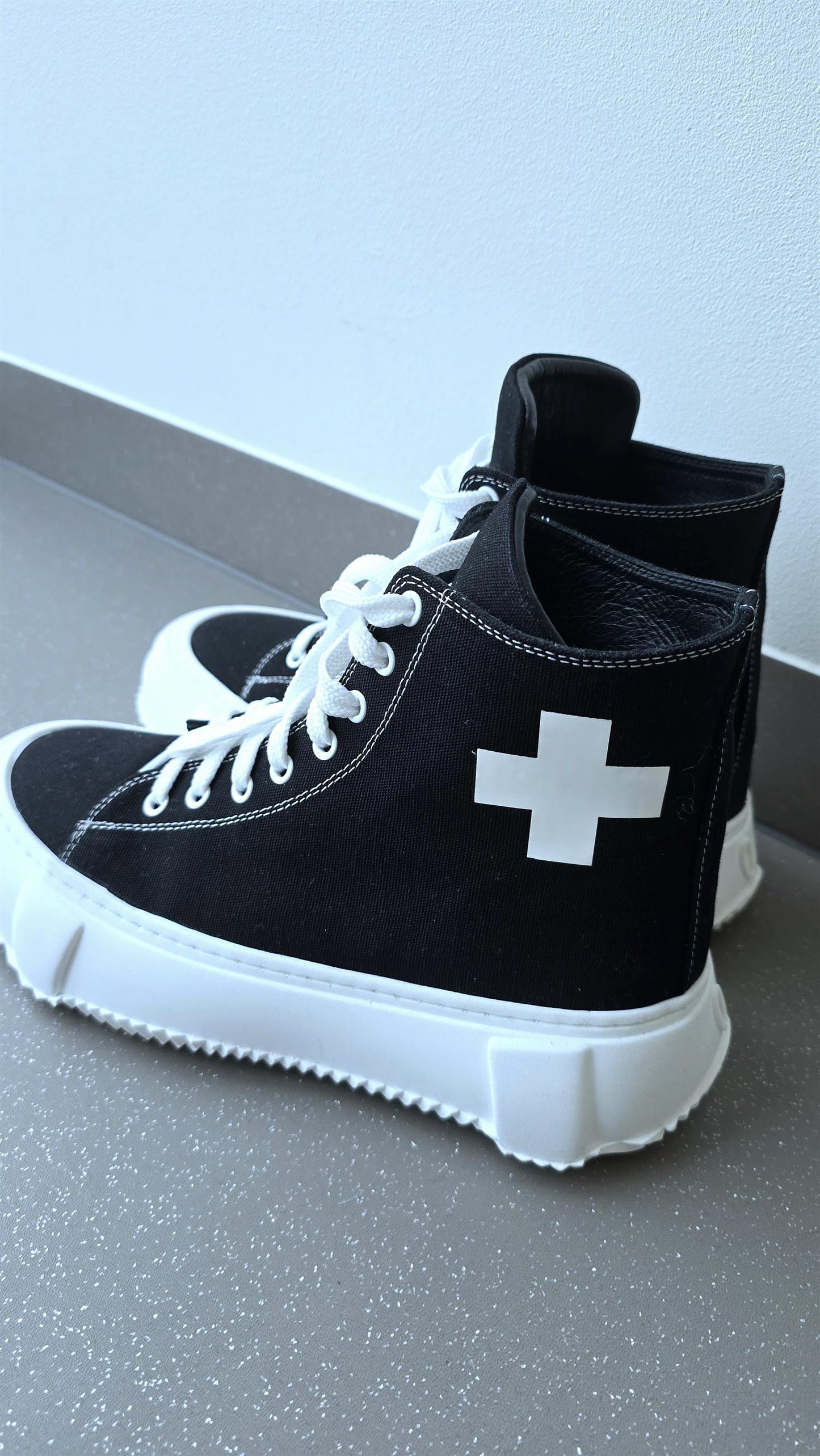Plü sneakers canvas svart