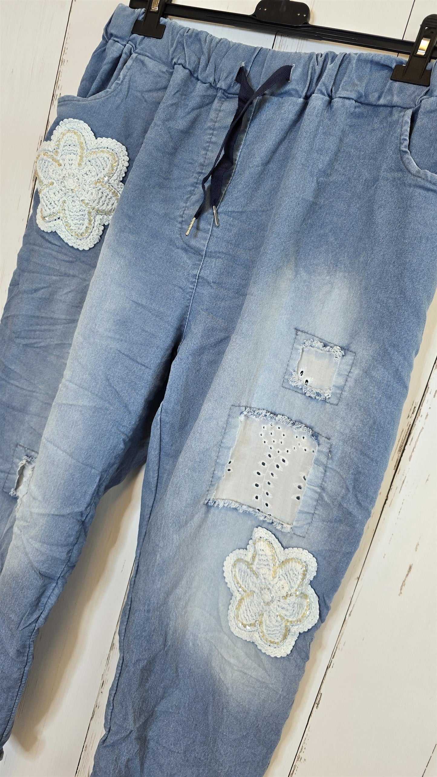 Vilde jeans med detaljer Lys blå
