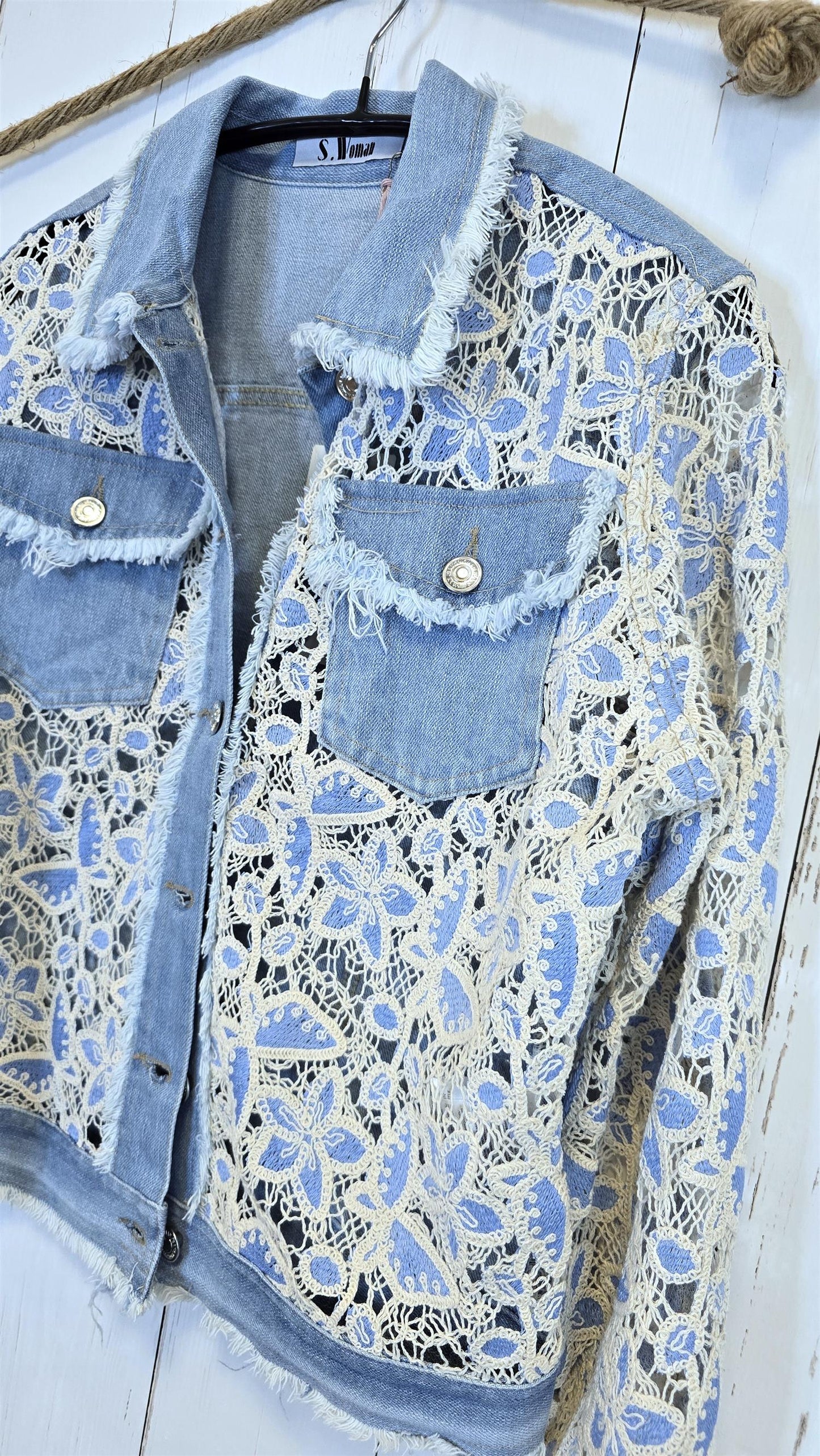 Alma blondedongerijakke lyseblå