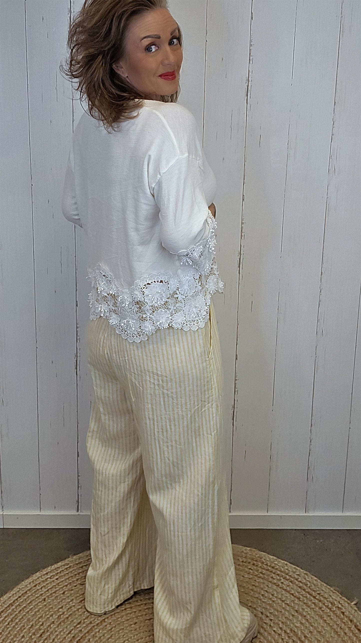 Helene krem topp med blonder