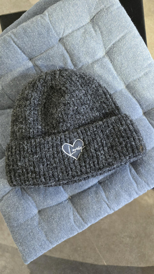 Love Beanie mørkgrå