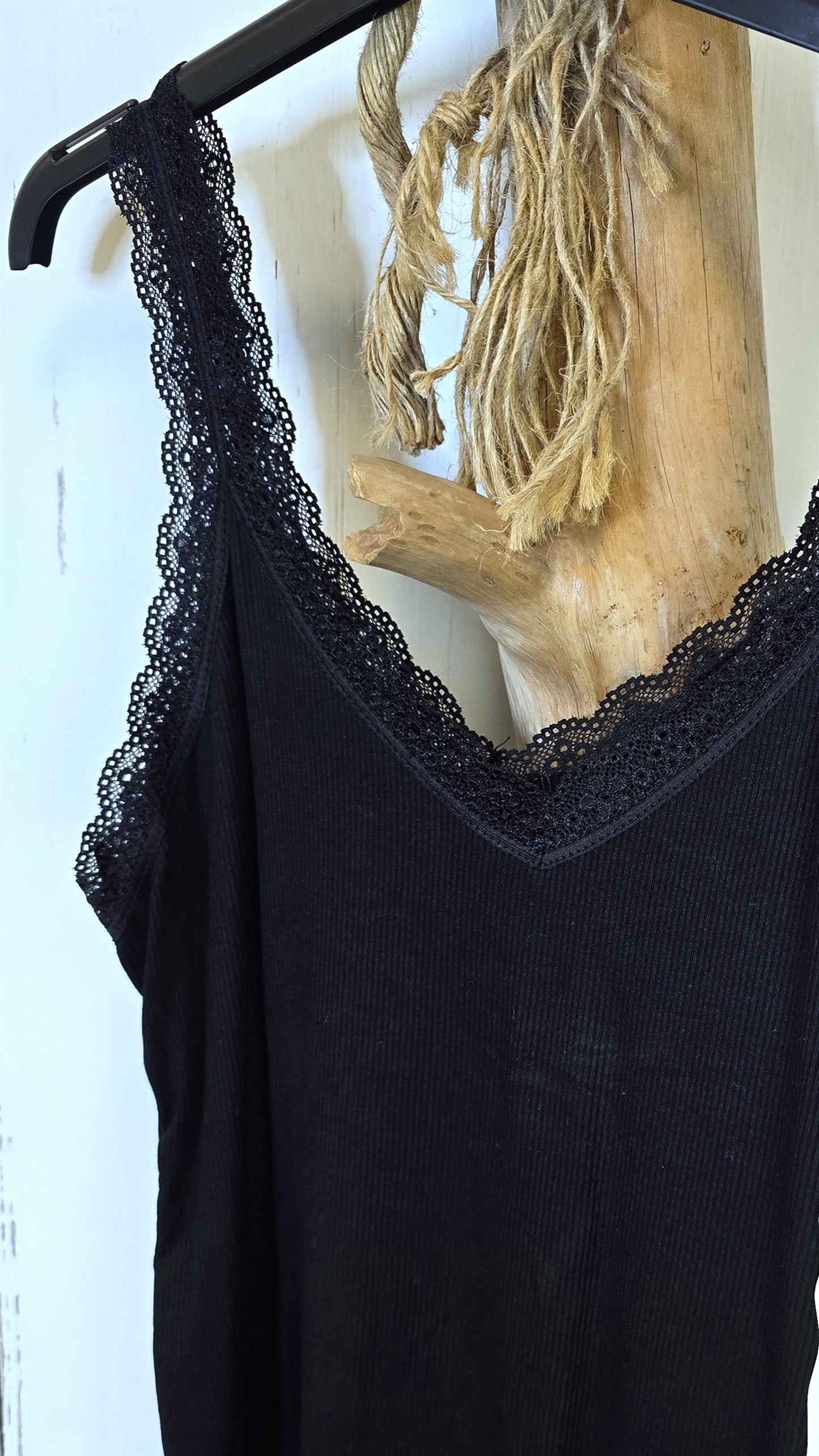 Elina Blonde Singlet svart