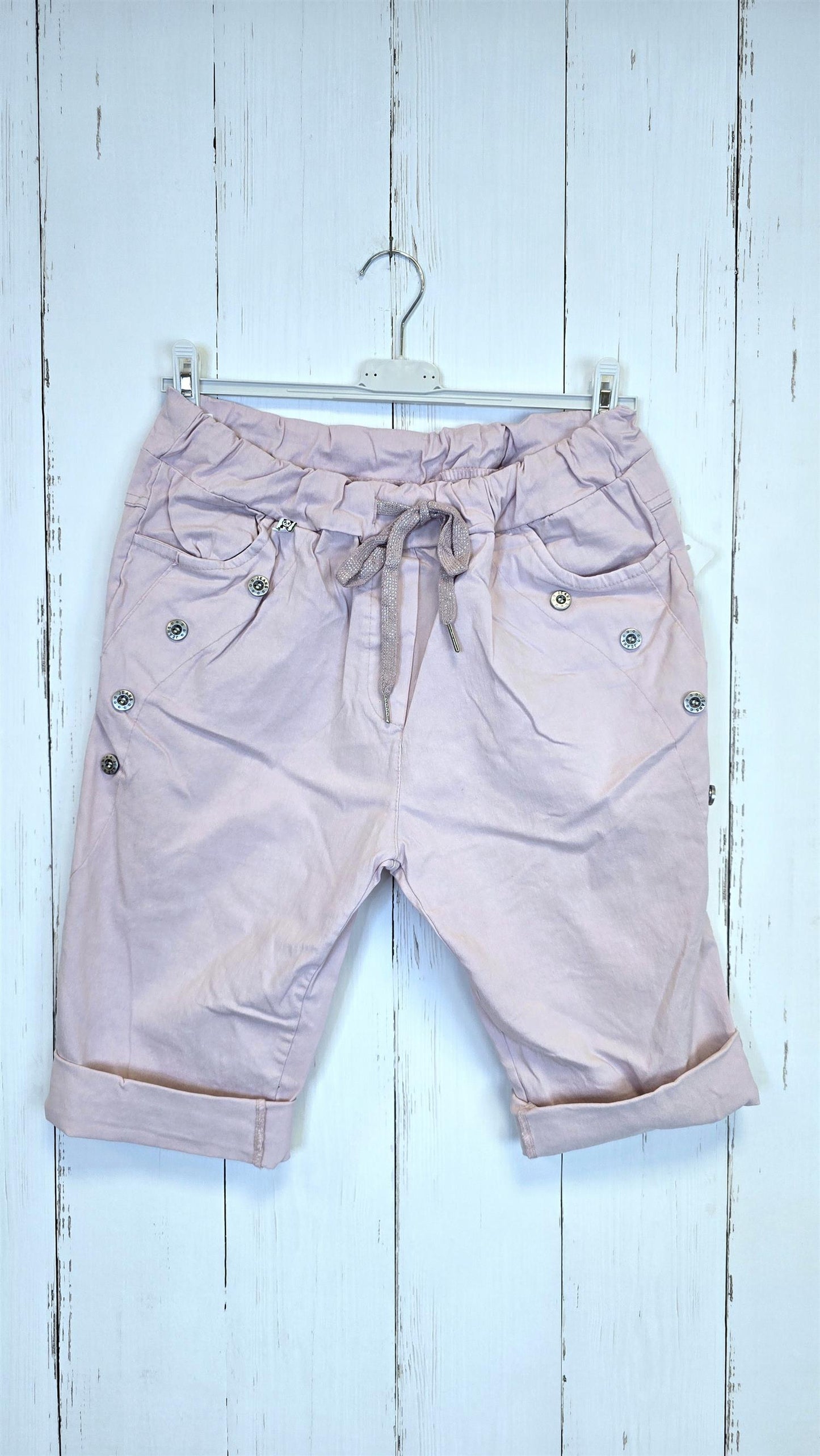 Shorts med knapper og knyting lys rosa