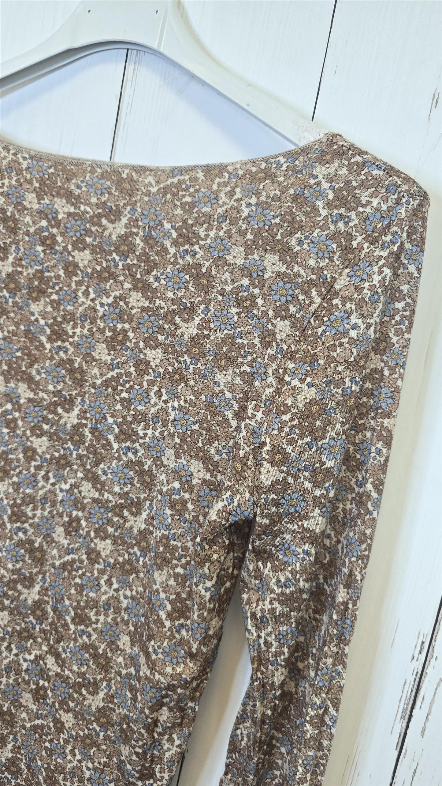 Tynn topp med blomsterprint brun